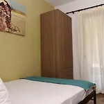 Anna Pousi & 公寓 *