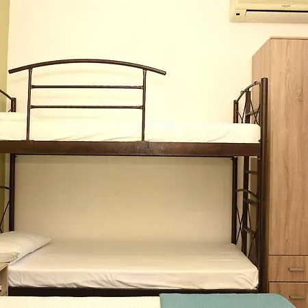 Anna Pousi & Appartement Ormos Panagias