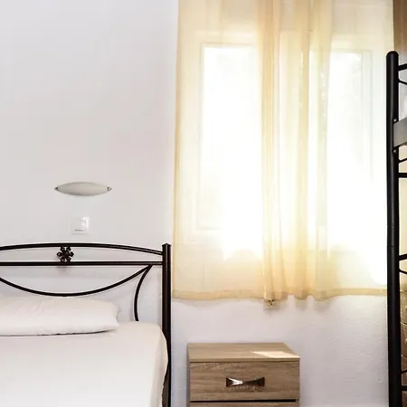 Anna Pousi & Apartment *