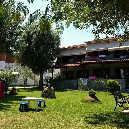 Apartament Anna Pousi & *