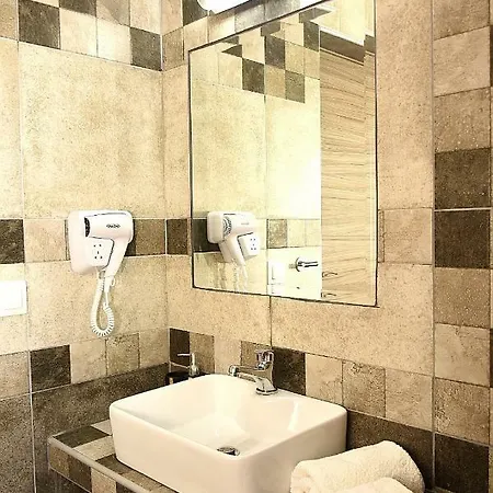 Anna Pousi & * 오르모스 파나기아스