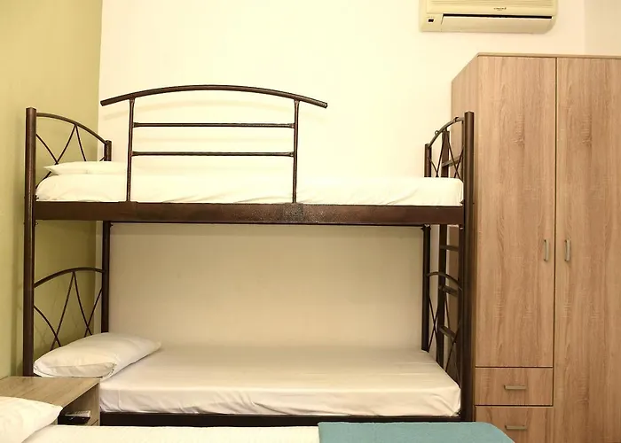 Anna Pousi & 公寓 奥马斯帕纳吉亚斯