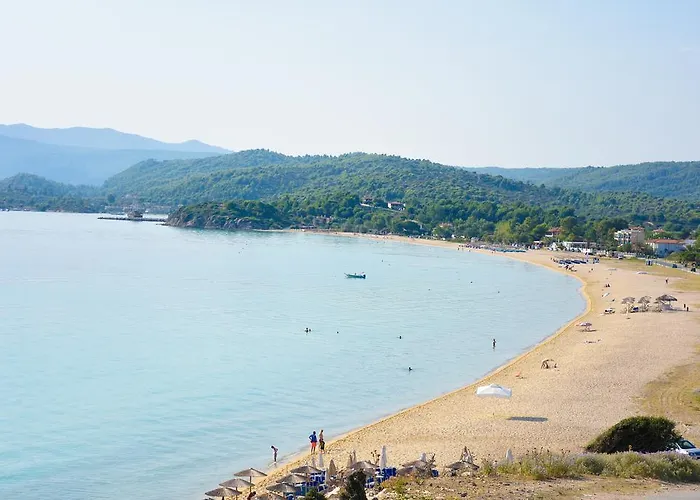 Anna Pousi & * 奥马斯帕纳吉亚斯