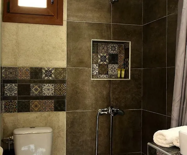 Anna Pousi & 公寓 *