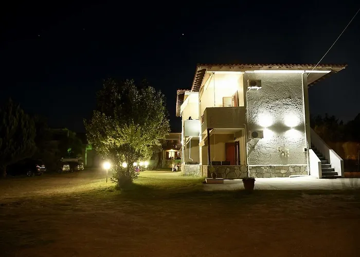 Anna Pousi & * 奥马斯帕纳吉亚斯